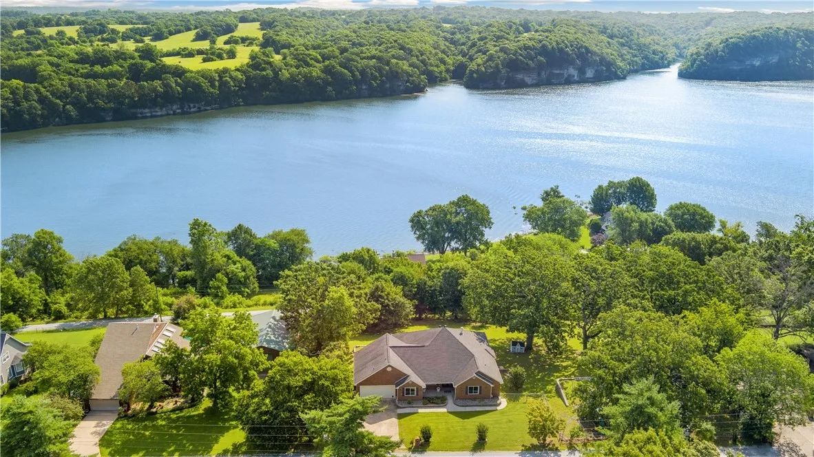 View toward Beaver Lake